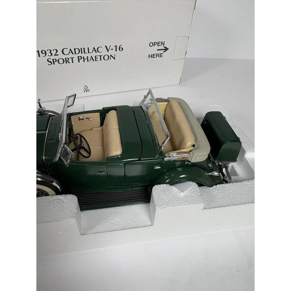 Danbury Mint 1932 Cadillac V16 Sport Phaeton 1:24 Diecast READ